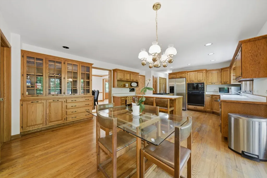 8701 Lake Ridge Drive Darien IL 60561