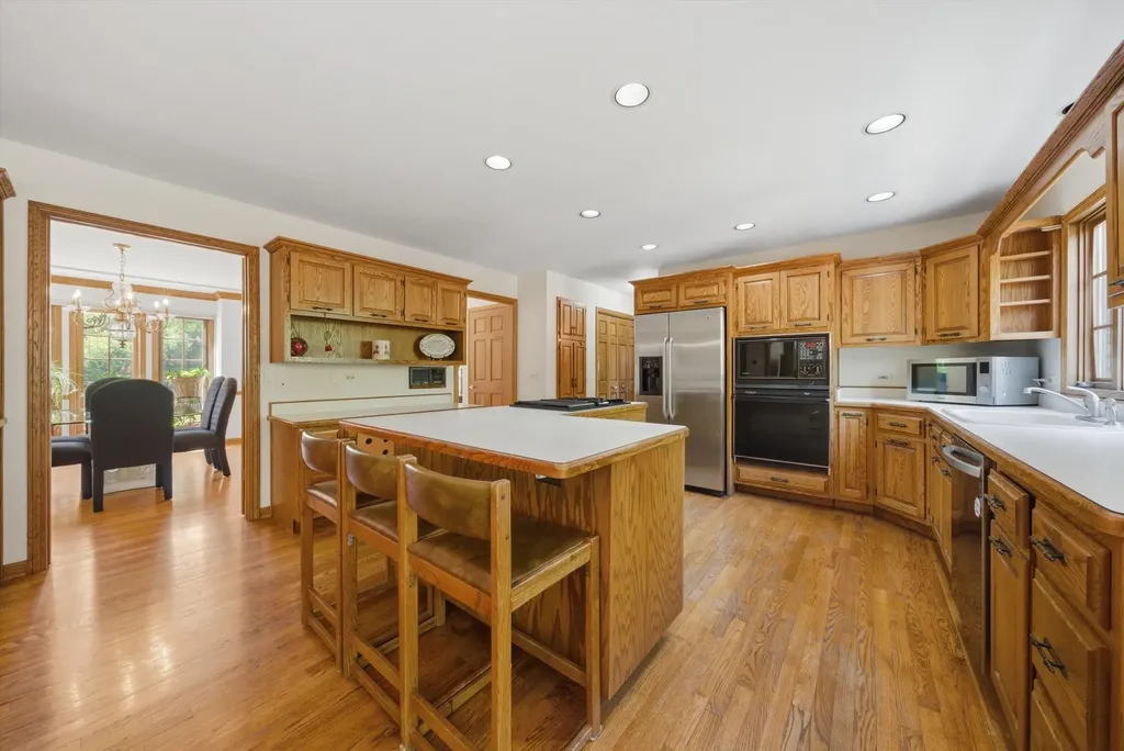 8701 Lake Ridge Drive Darien IL 60561