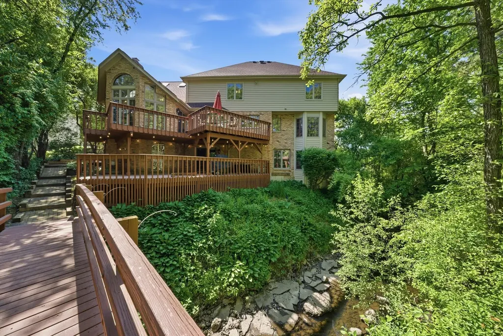 8701 Lake Ridge Drive Darien IL 60561