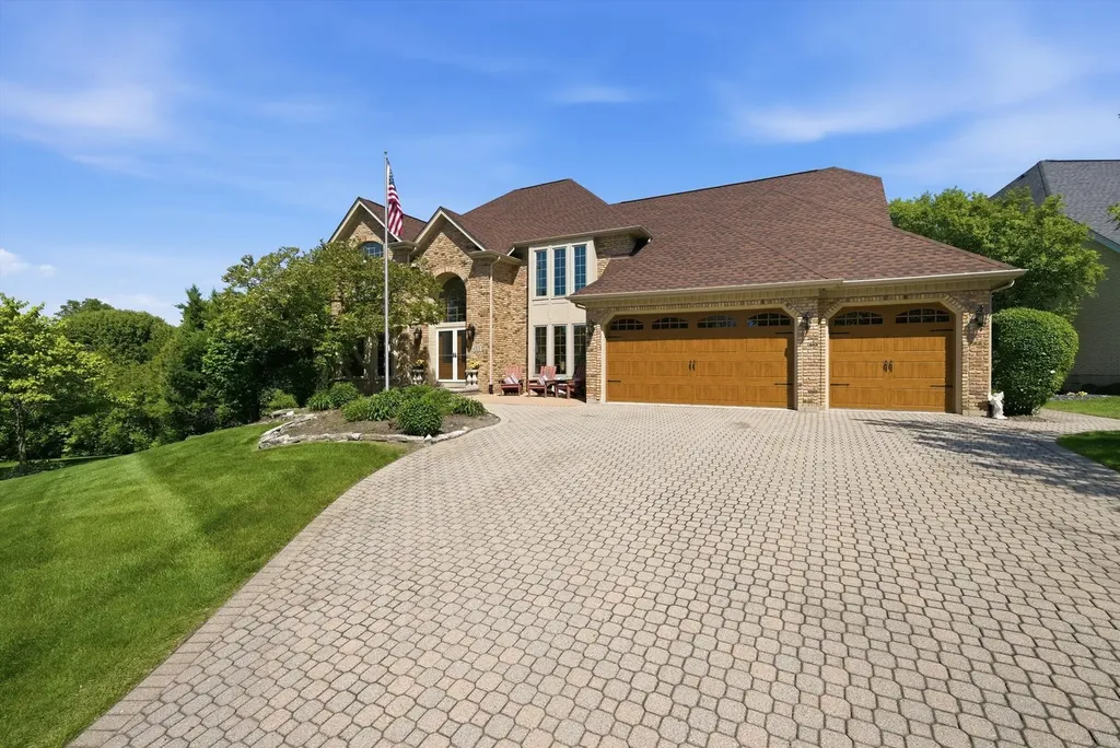 8701 Lake Ridge Drive Darien IL 60561