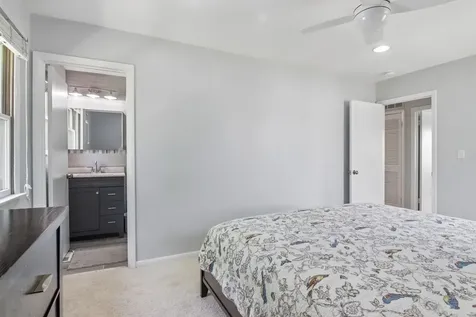 951 Grissom Trail Elk Grove Village IL 60007