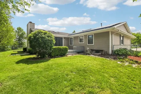 951 Grissom Trail Elk Grove Village IL 60007