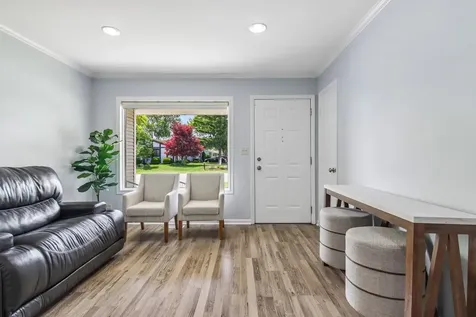 951 Grissom Trail Elk Grove Village IL 60007