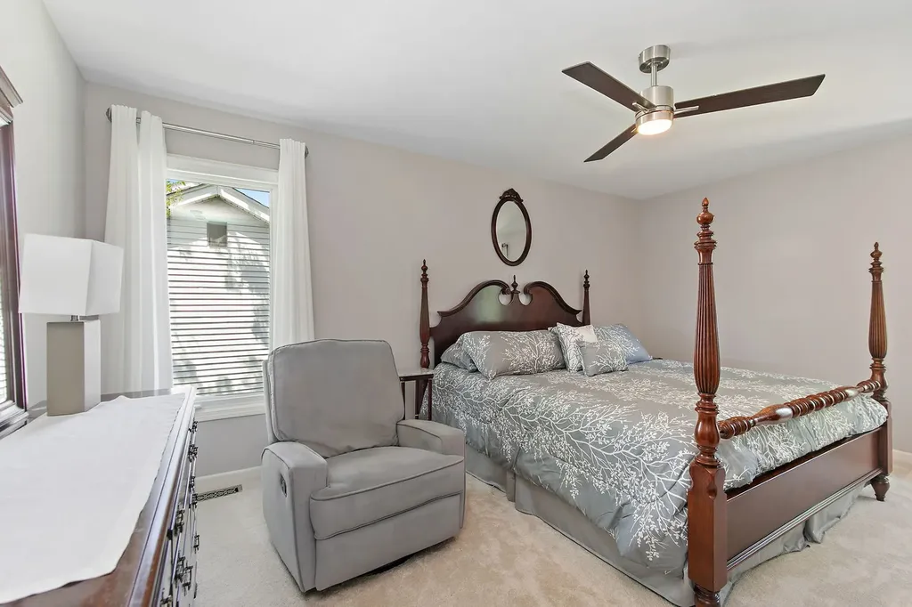 304 Carmelhead Lane Schaumburg IL 60193