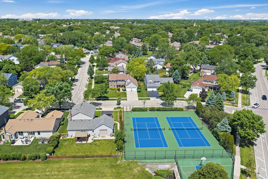 304 Carmelhead Lane Schaumburg IL 60193