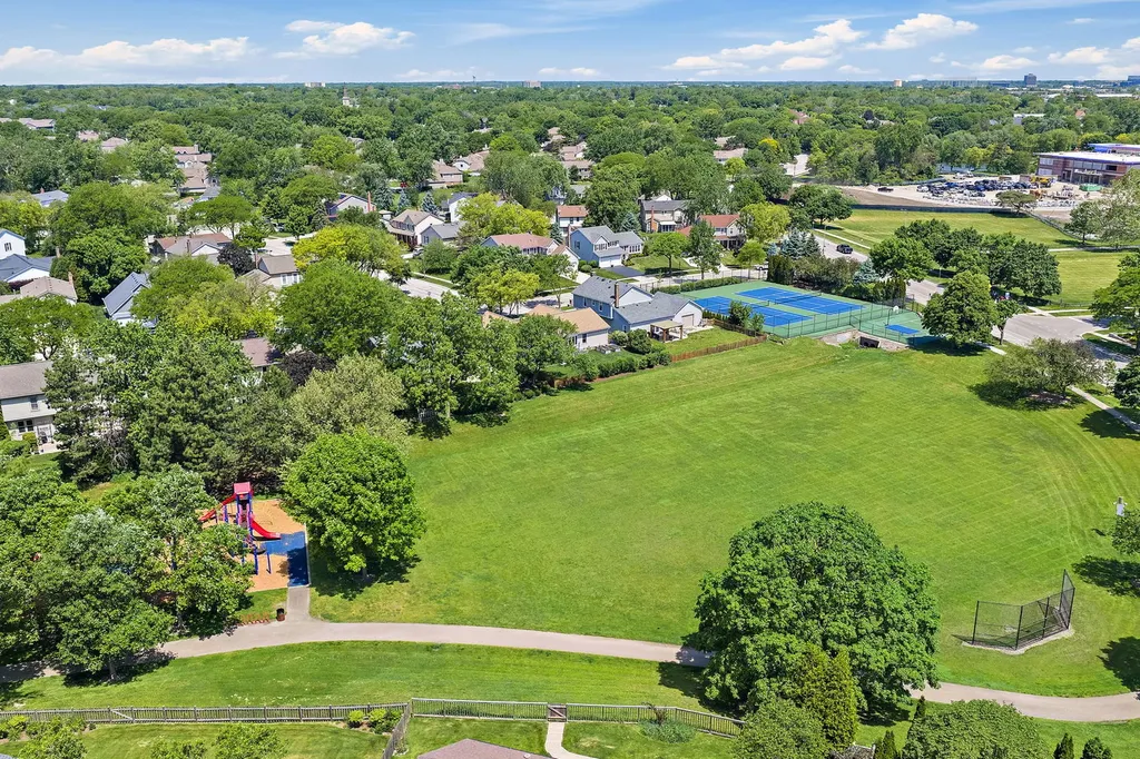304 Carmelhead Lane Schaumburg IL 60193