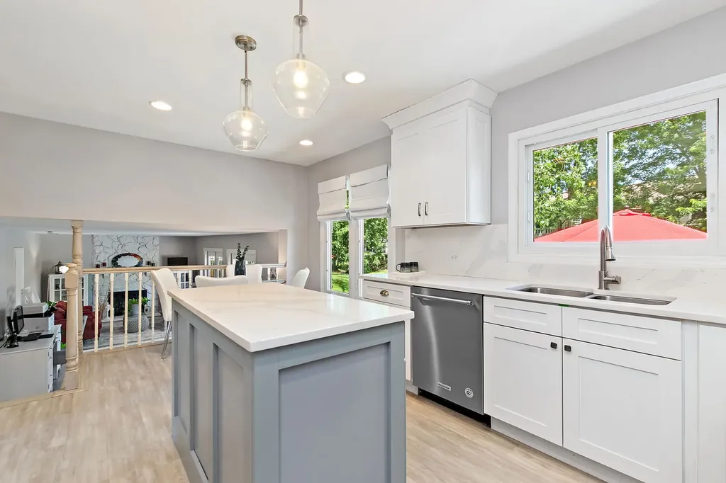 304 Carmelhead Lane Schaumburg IL 60193