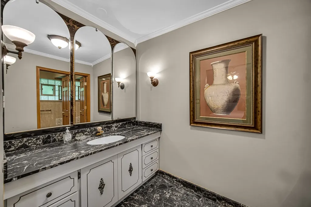 3620 Douglas Road Downers Grove IL 60515