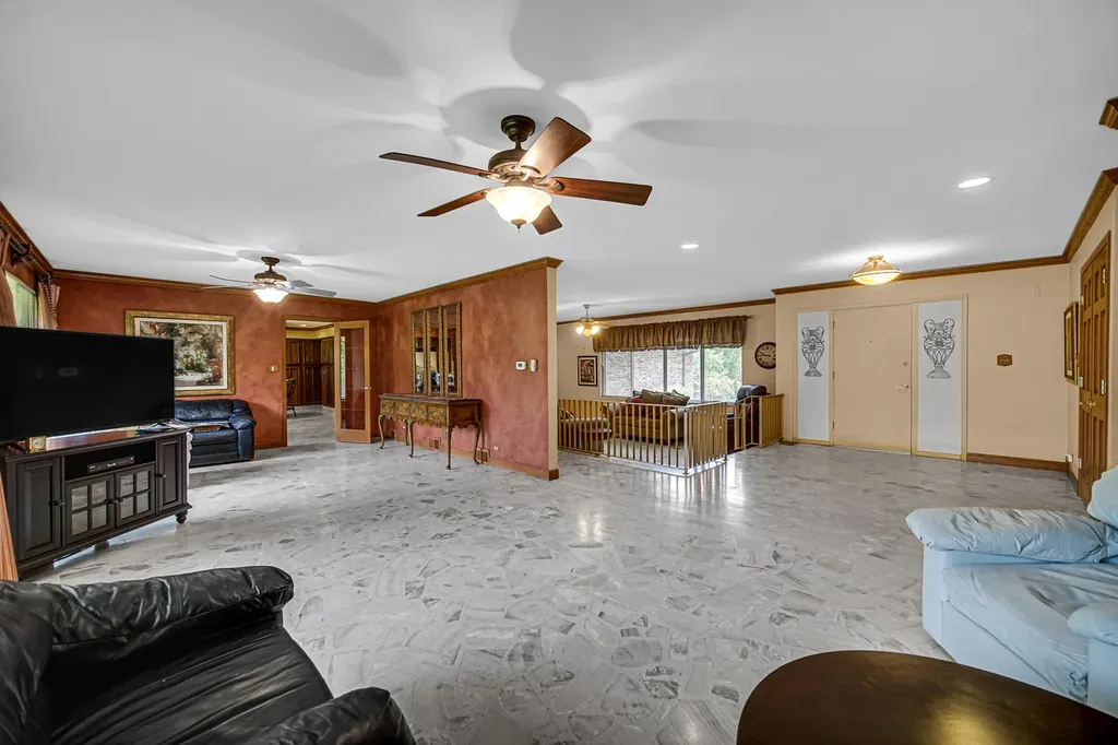 3620 Douglas Road Downers Grove IL 60515
