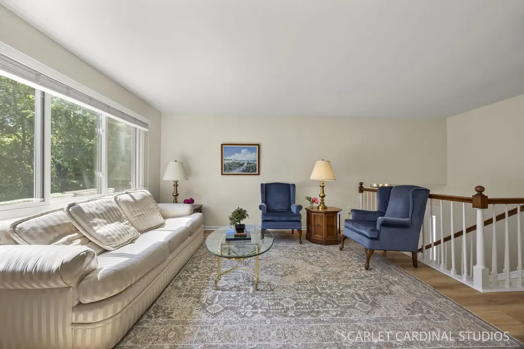 N385 Silverleaf Boulevard Wheaton IL 60187