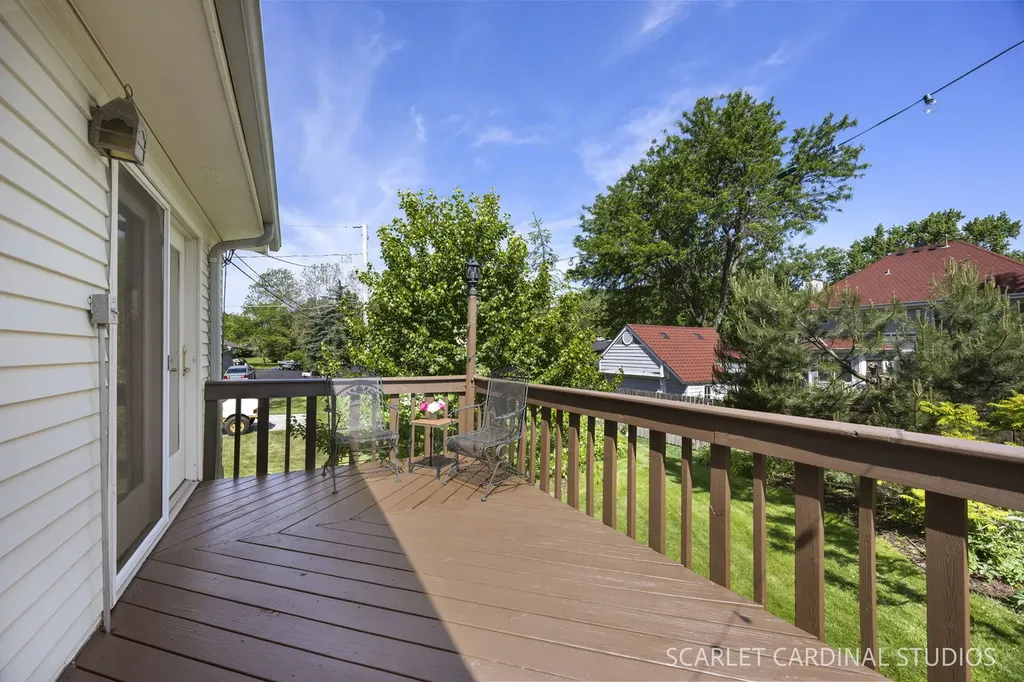 N385 Silverleaf Boulevard Wheaton IL 60187