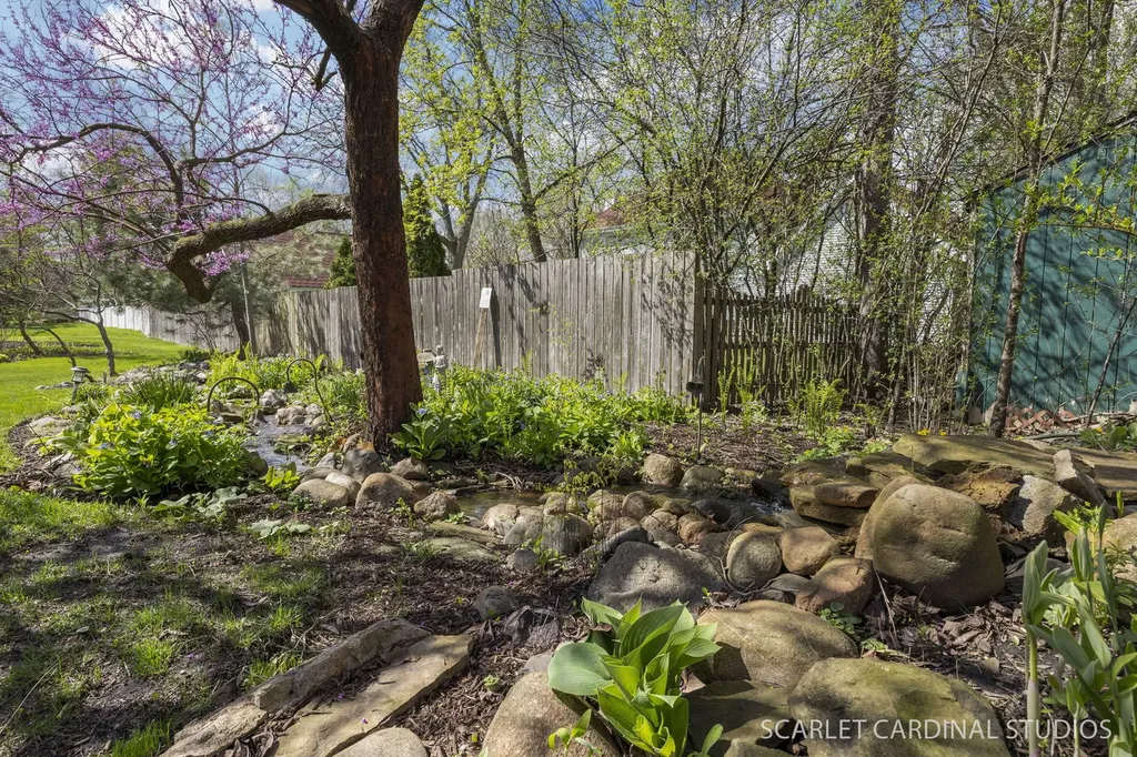 N385 Silverleaf Boulevard Wheaton IL 60187