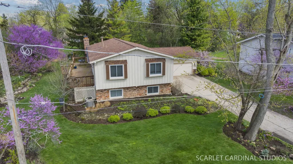 N385 Silverleaf Boulevard Wheaton IL 60187