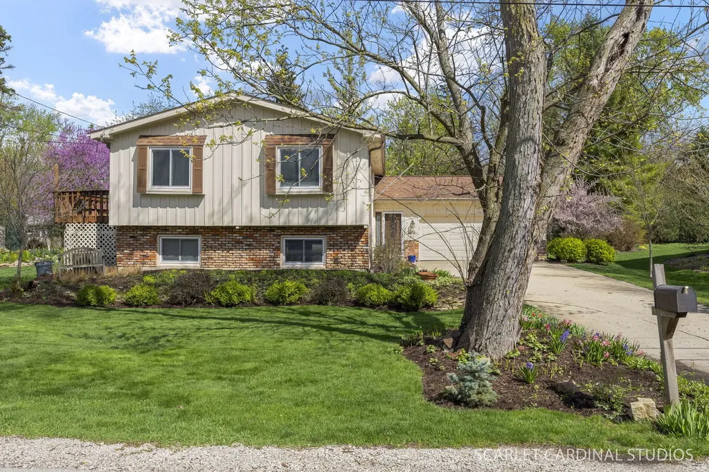 N385 Silverleaf Boulevard Wheaton IL 60187