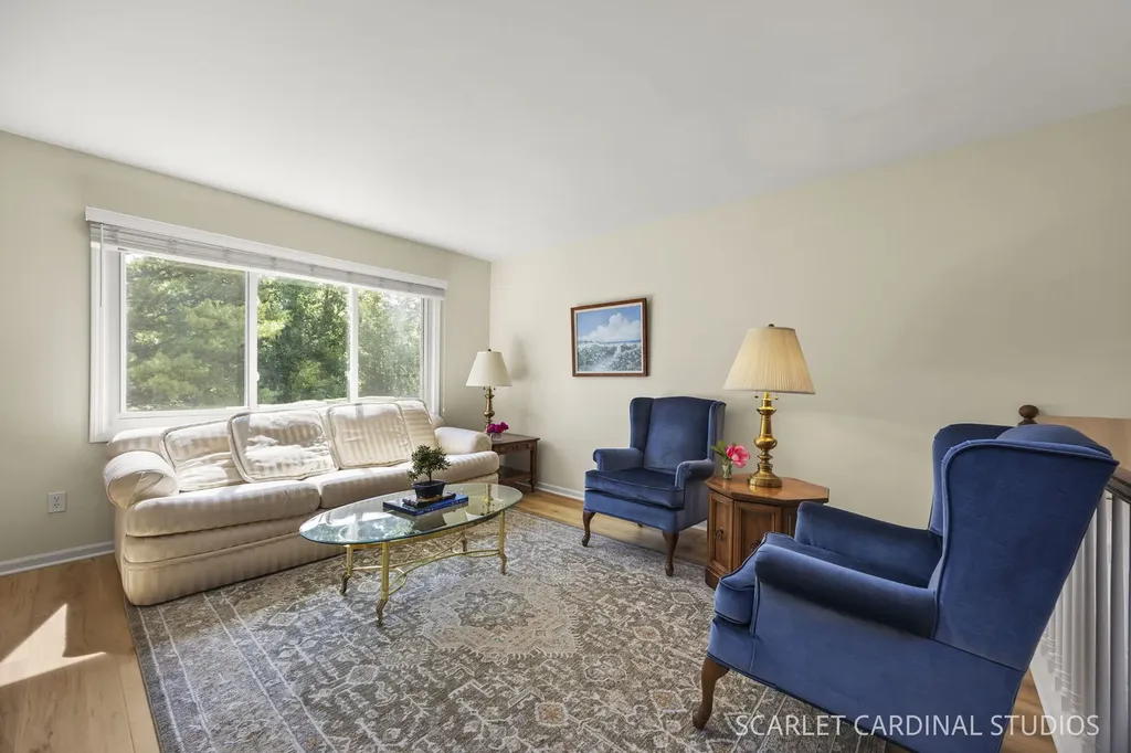 N385 Silverleaf Boulevard Wheaton IL 60187