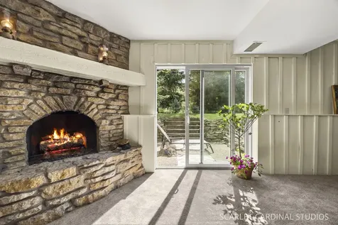 N385 Silverleaf Boulevard Wheaton IL 60187