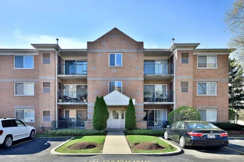 5351 North East River Road Chicago IL 60656