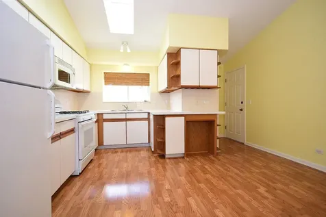 5351 North East River Road Chicago IL 60656