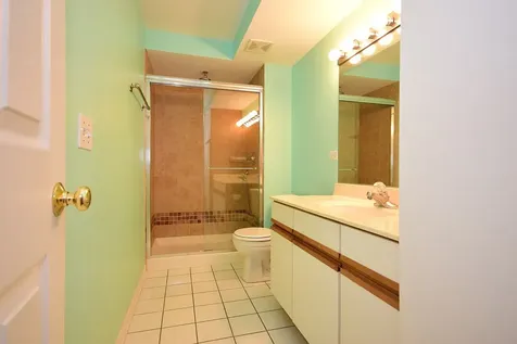 5351 North East River Road Chicago IL 60656