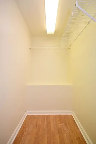 5351 North East River Road Chicago IL 60656