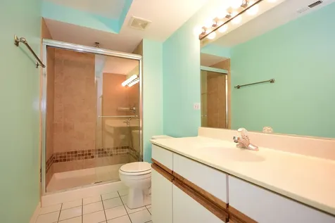 5351 North East River Road Chicago IL 60656