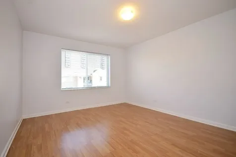 5351 North East River Road Chicago IL 60656