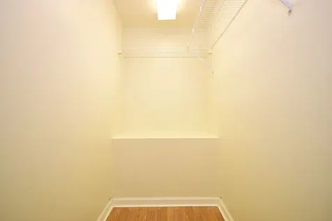 5351 North East River Road Chicago IL 60656
