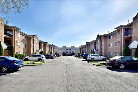 5351 North East River Road Chicago IL 60656