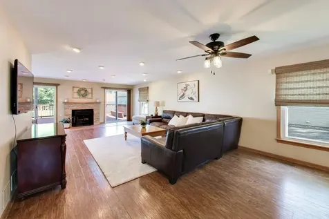 2825 Eisenhower Drive Des Plaines IL 60018