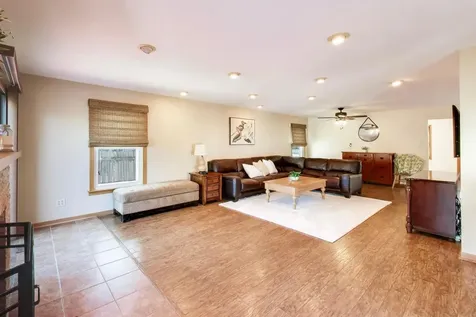 2825 Eisenhower Drive Des Plaines IL 60018