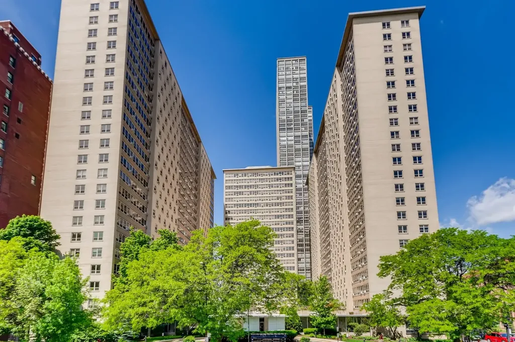 3950 North Lake Shore Drive Chicago IL 60613