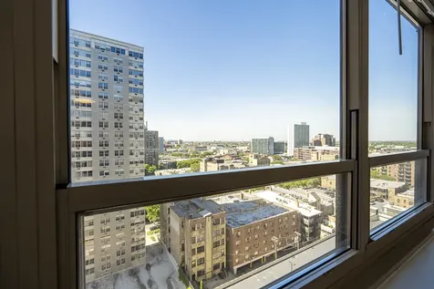 3950 North Lake Shore Drive Chicago IL 60613