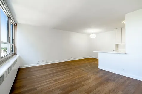 3950 North Lake Shore Drive Chicago IL 60613