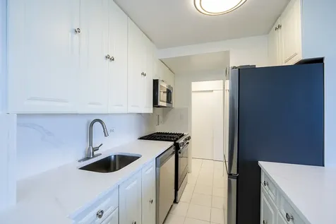 3950 North Lake Shore Drive Chicago IL 60613
