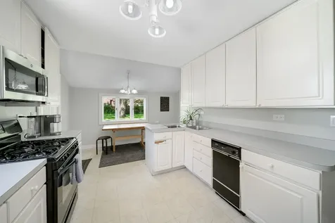 707 Glenshire Road Glenview IL 60025