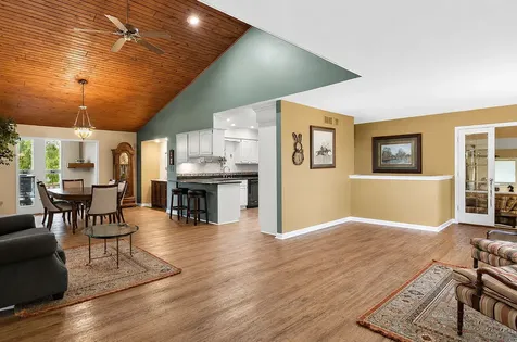 12N185 Muirhead Road Elgin IL 60123