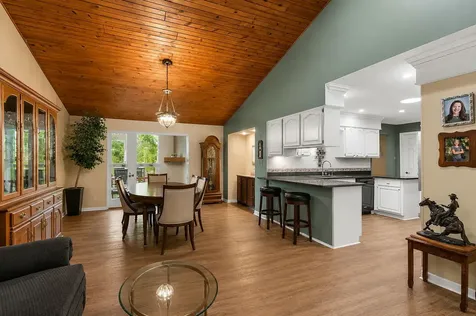 12N185 Muirhead Road Elgin IL 60123