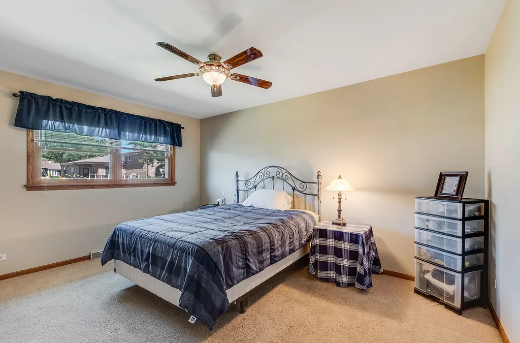 7706 Hayenga Lane Darien IL 60561