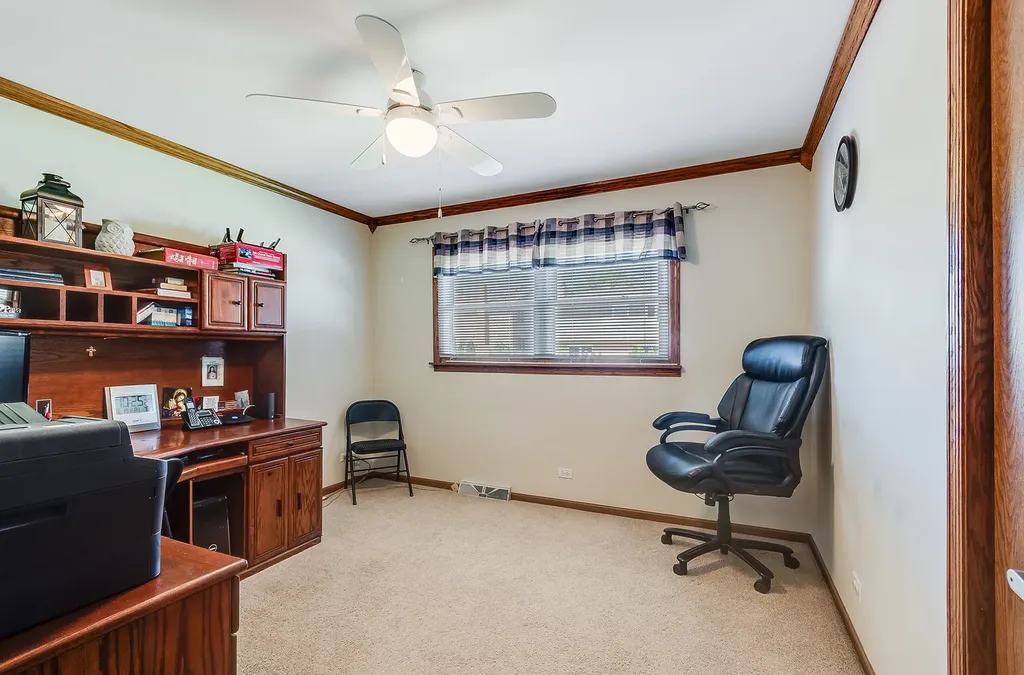 7706 Hayenga Lane Darien IL 60561