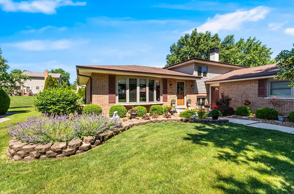 7706 Hayenga Lane Darien IL 60561