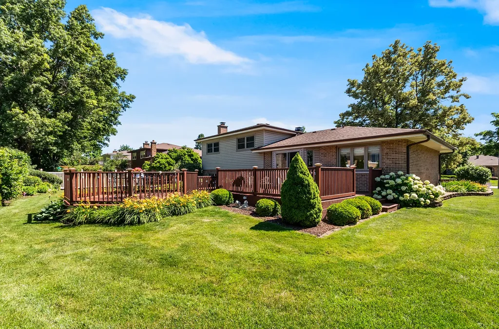 7706 Hayenga Lane Darien IL 60561