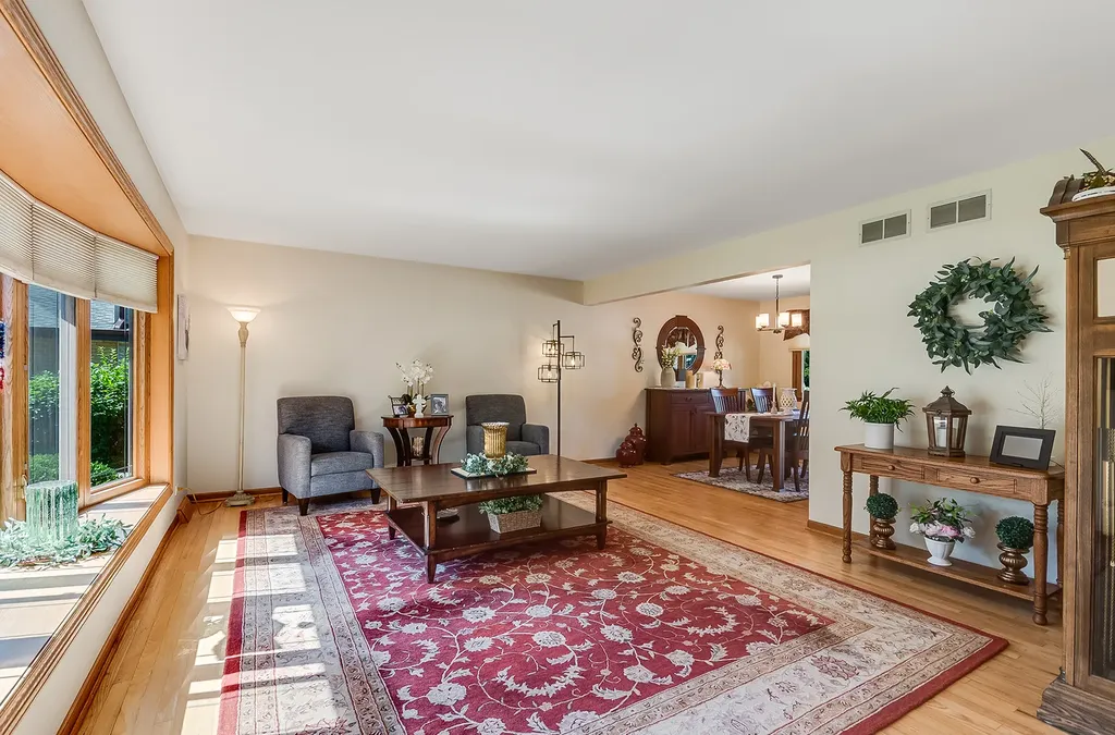 7706 Hayenga Lane Darien IL 60561
