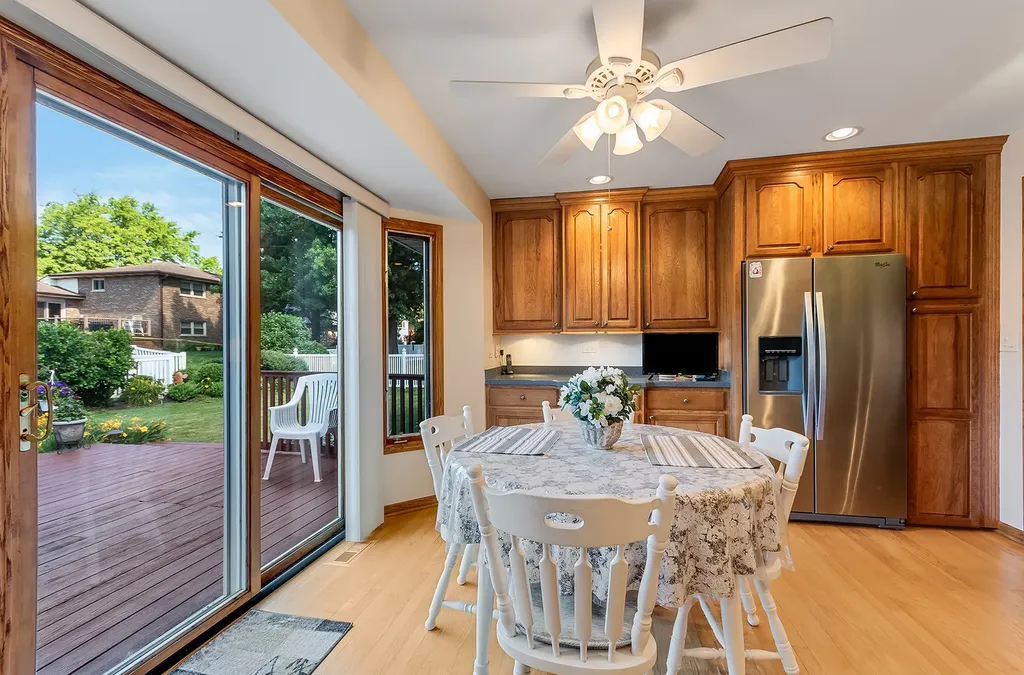 7706 Hayenga Lane Darien IL 60561
