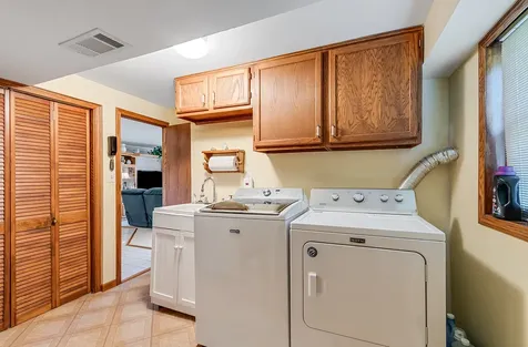 7706 Hayenga Lane Darien IL 60561
