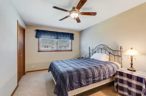 7706 Hayenga Lane Darien IL 60561