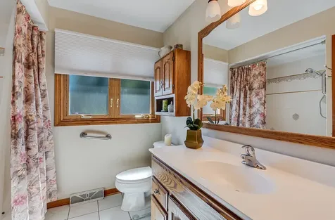 7706 Hayenga Lane Darien IL 60561