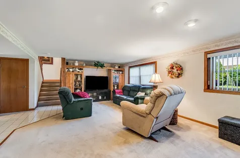 7706 Hayenga Lane Darien IL 60561