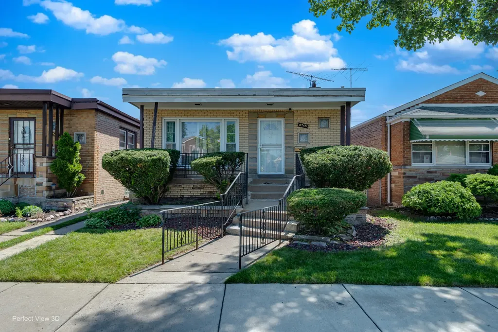 8745 South Euclid Avenue Chicago IL 60617