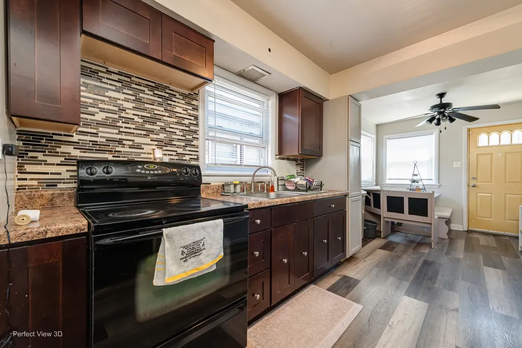 8745 South Euclid Avenue Chicago IL 60617