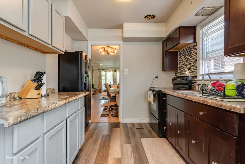 8745 South Euclid Avenue Chicago IL 60617